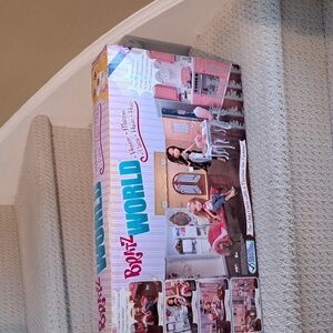 BRATZ World House Folding Mansion. Brand New.